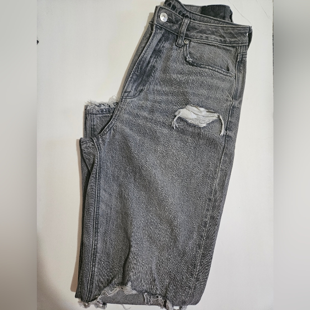 American eagle mom jean